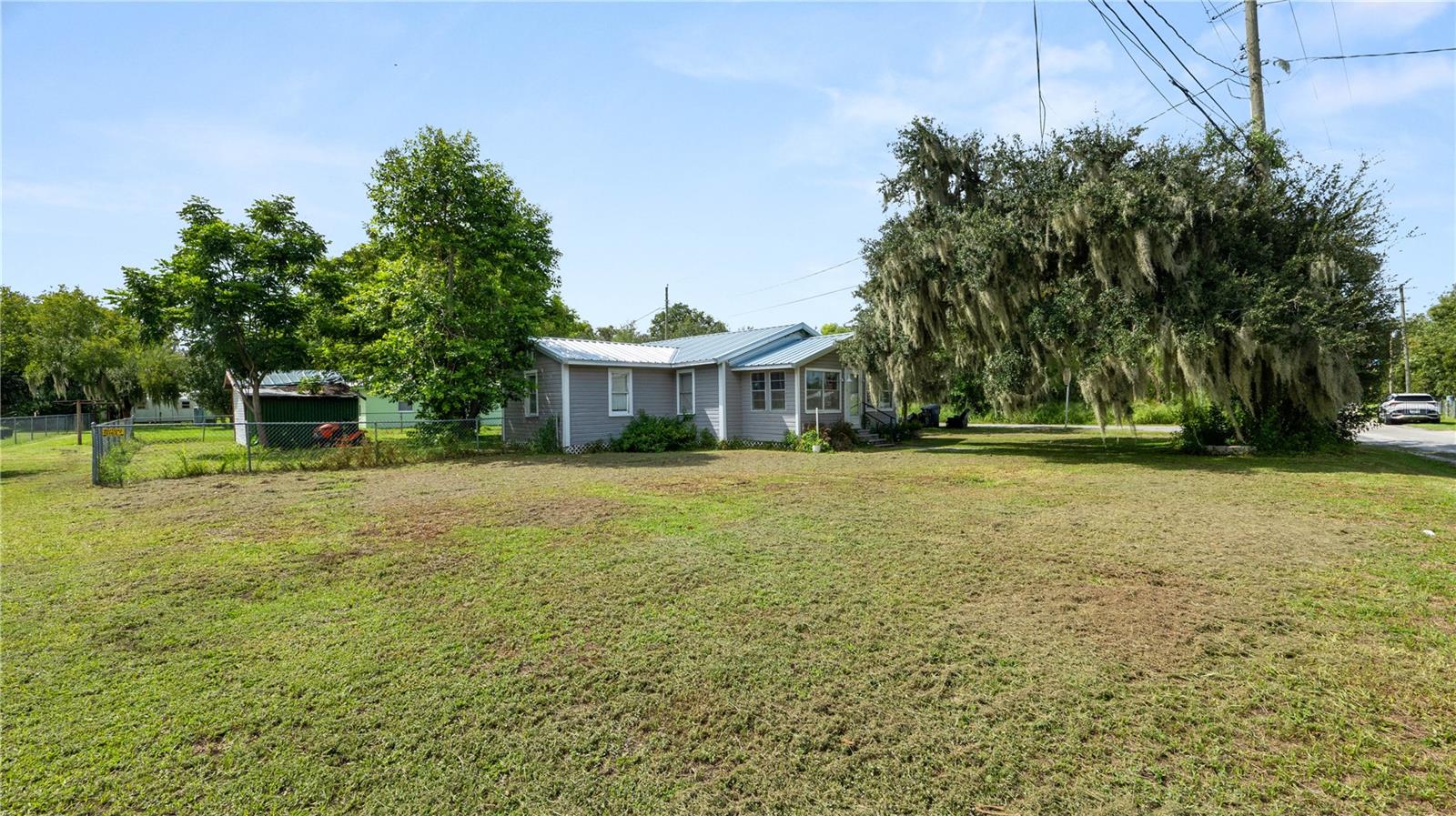 309 3rd St Property Photo 43