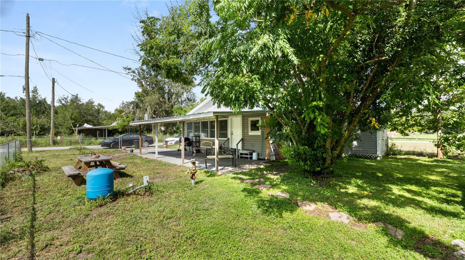 309 3rd St Property Photo 44