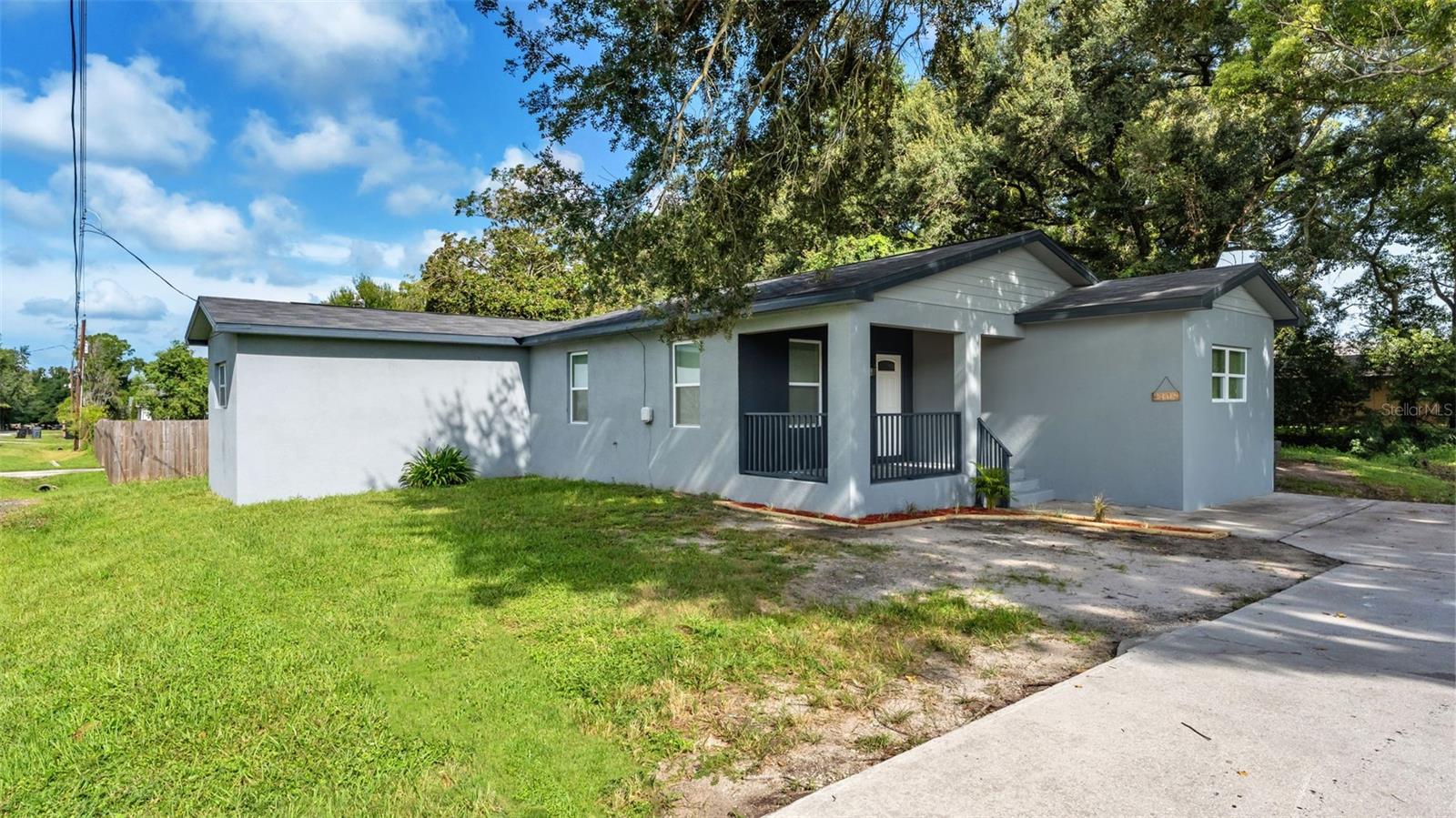 2409 W Parker St Property Photo 1