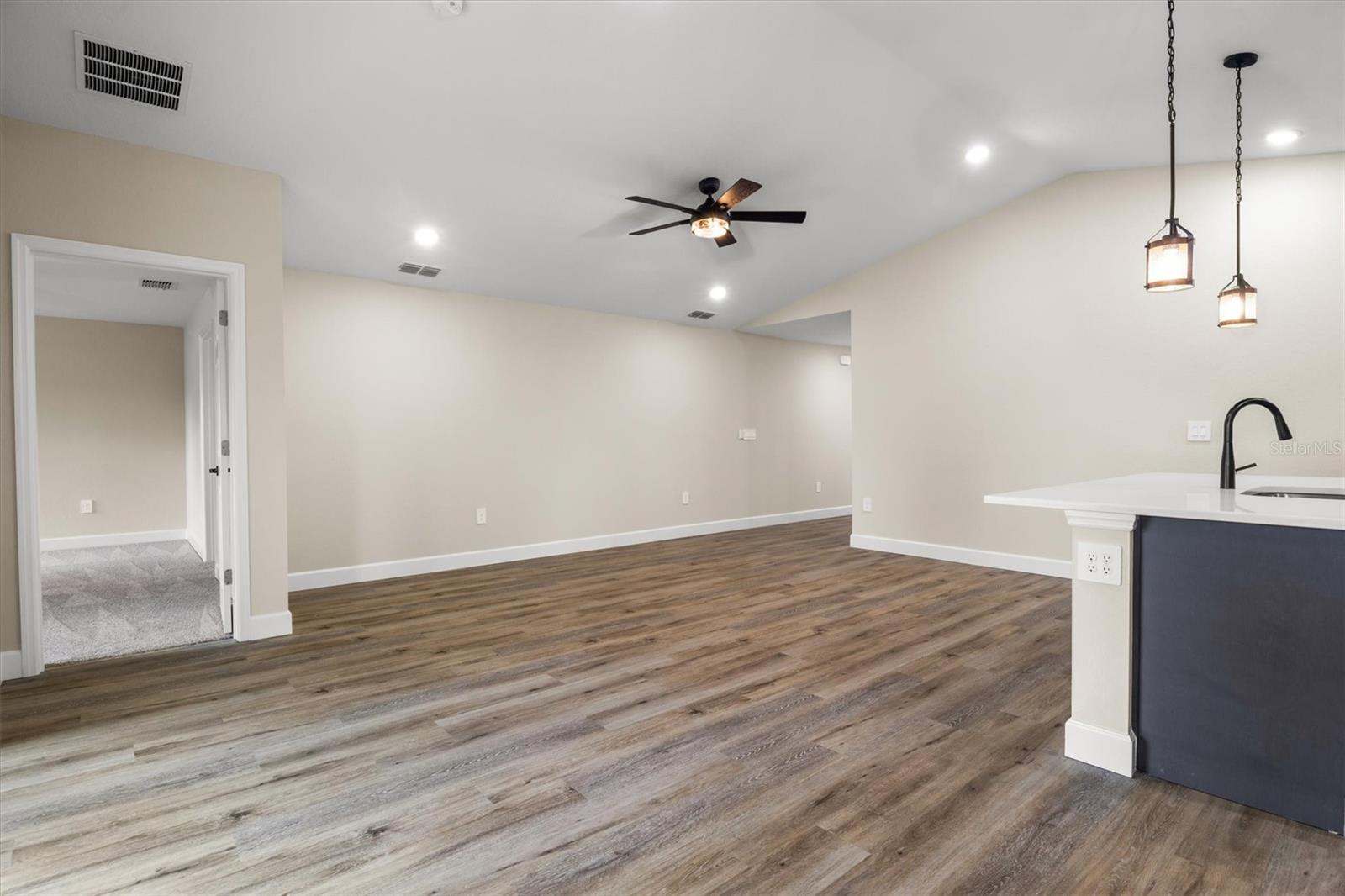 1912 Fruitland Park Cir Property Photo 5