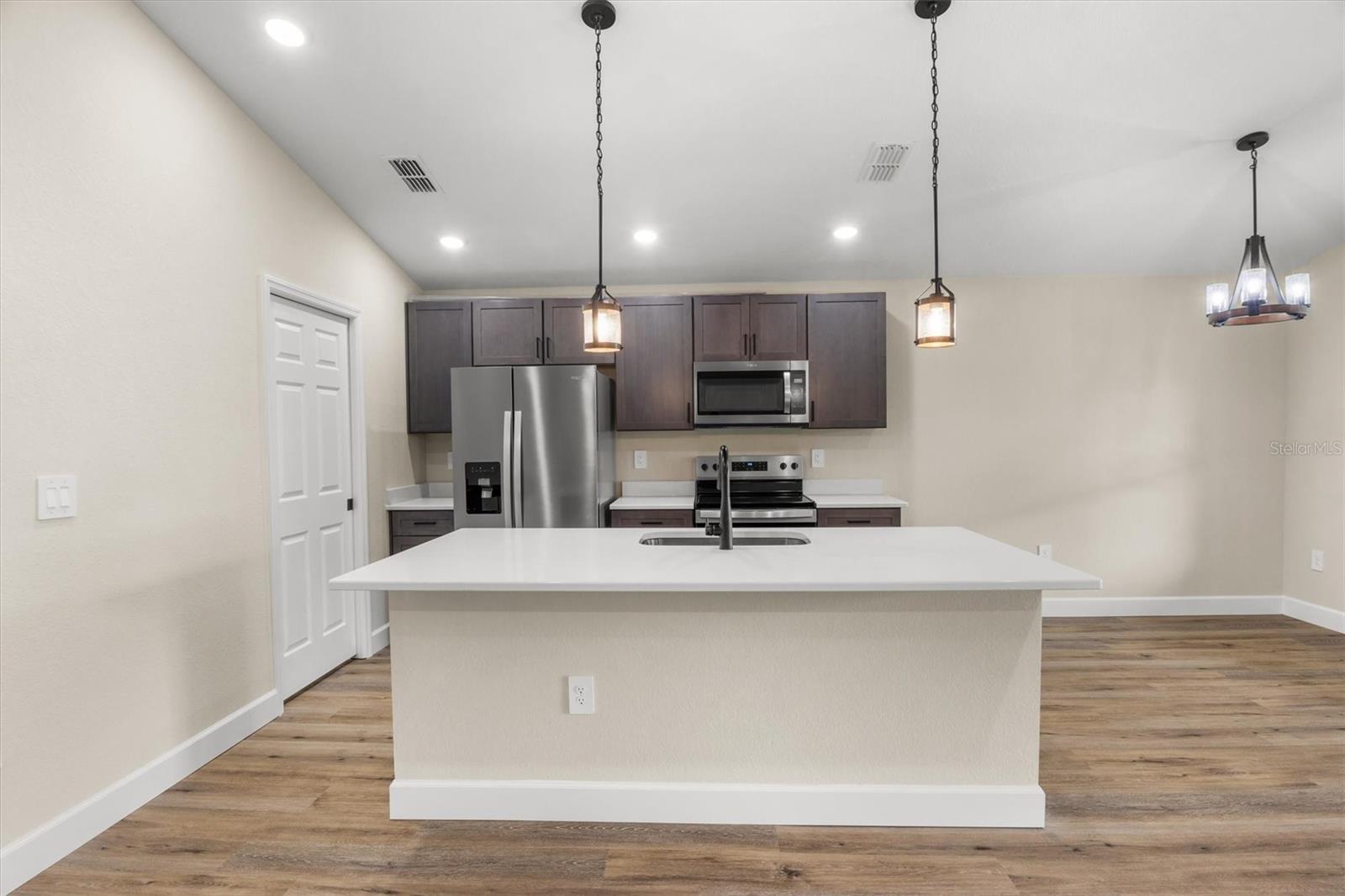 1912 Fruitland Park Cir Property Photo 8