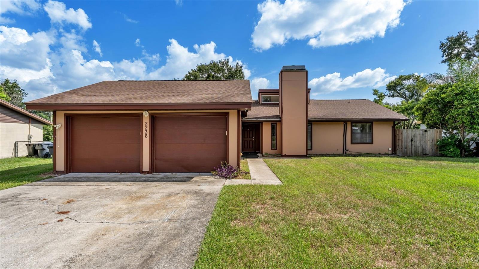 2236 Country Loop N Property Photo 1