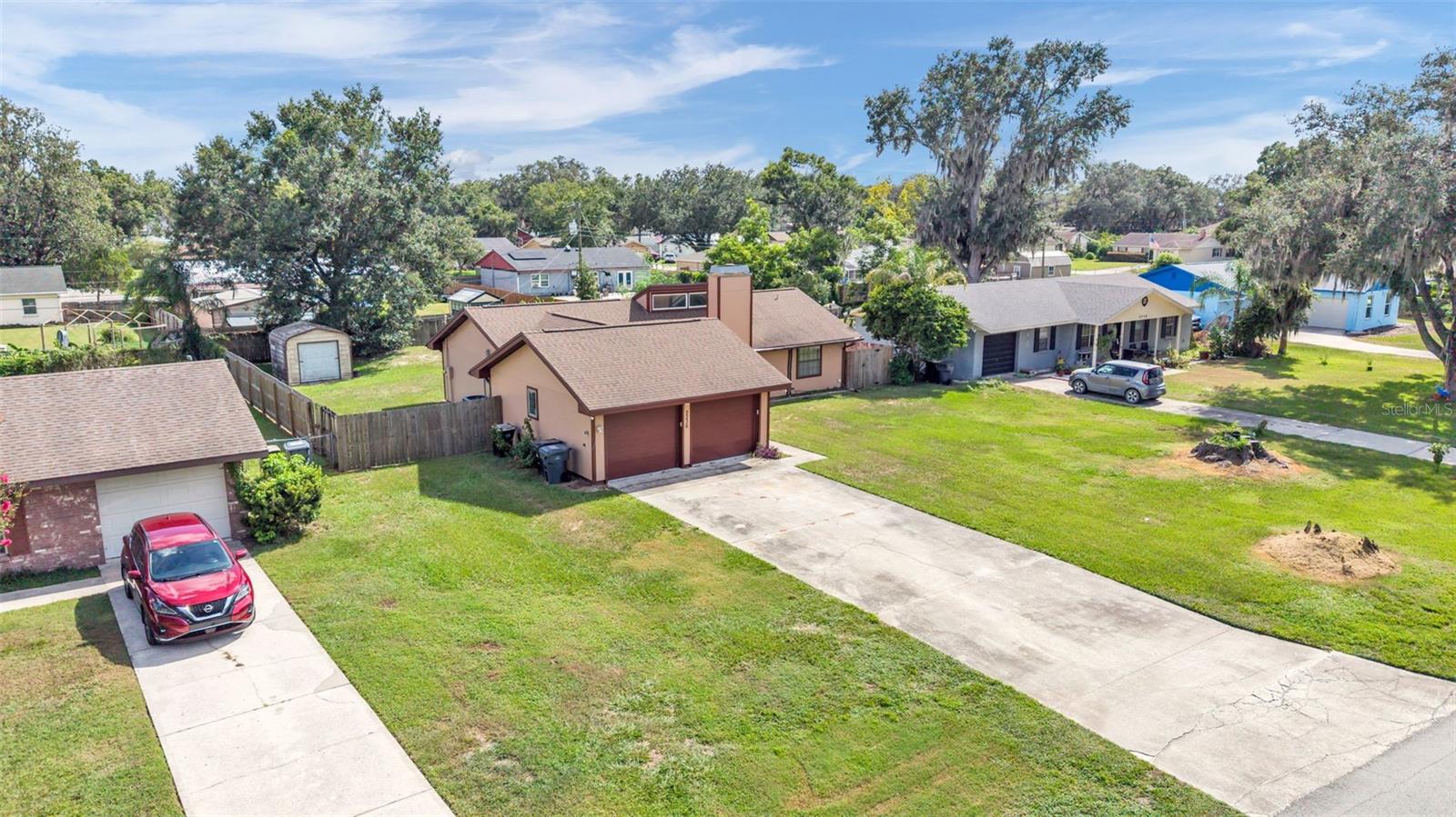 2236 Country Loop N Property Photo 5