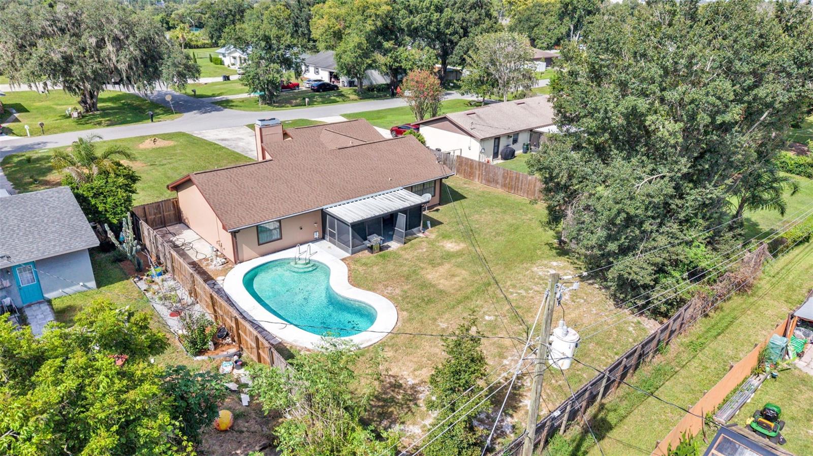 2236 Country Loop N Property Photo 6