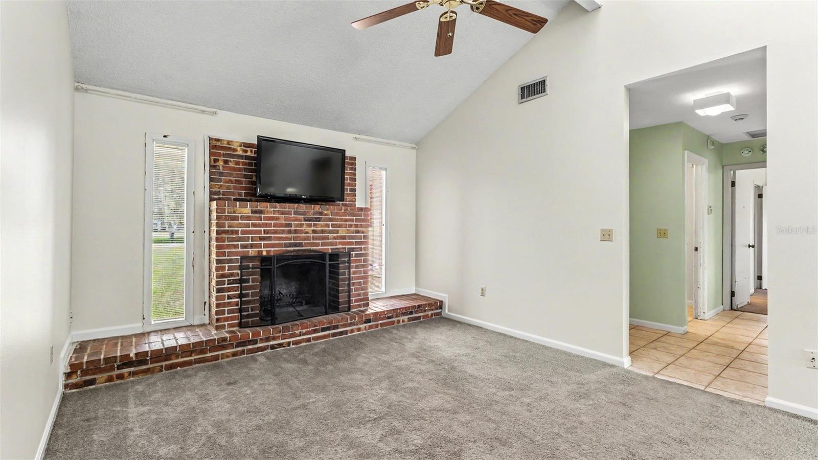 2236 Country Loop N Property Photo 10