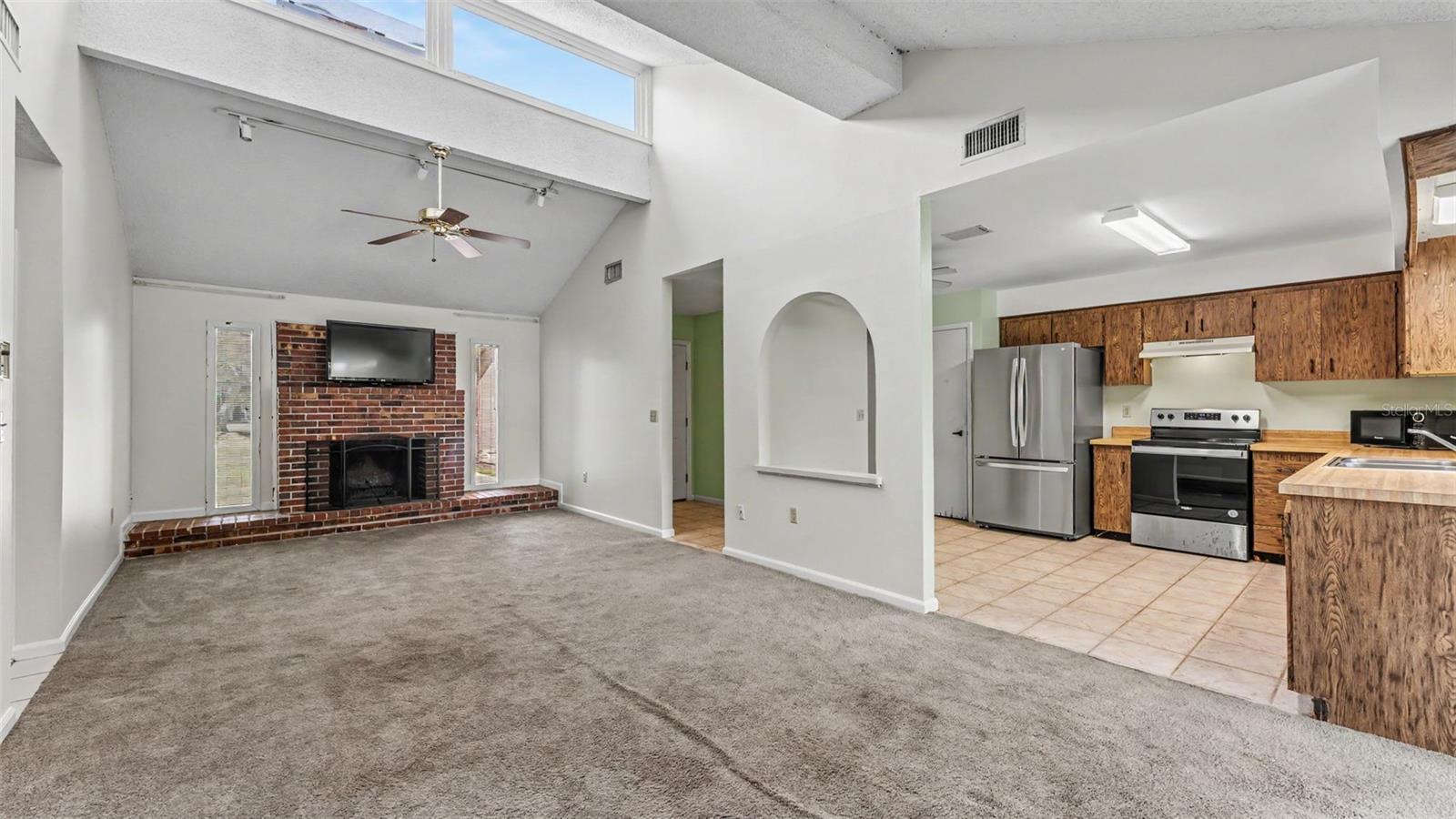 2236 Country Loop N Property Photo 13