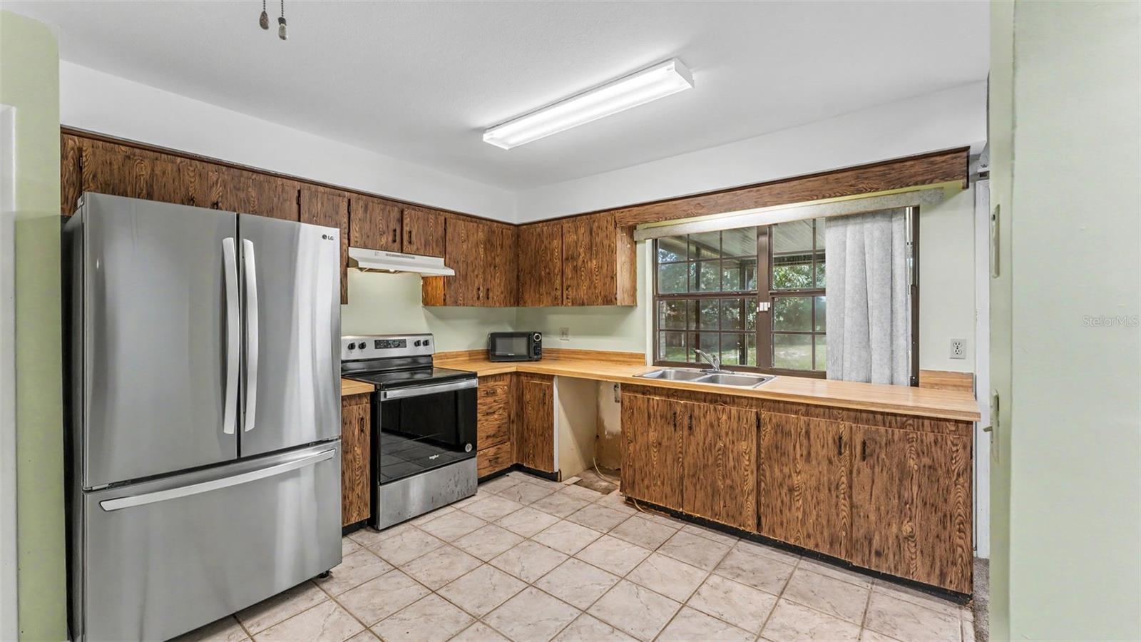 2236 Country Loop N Property Photo 15