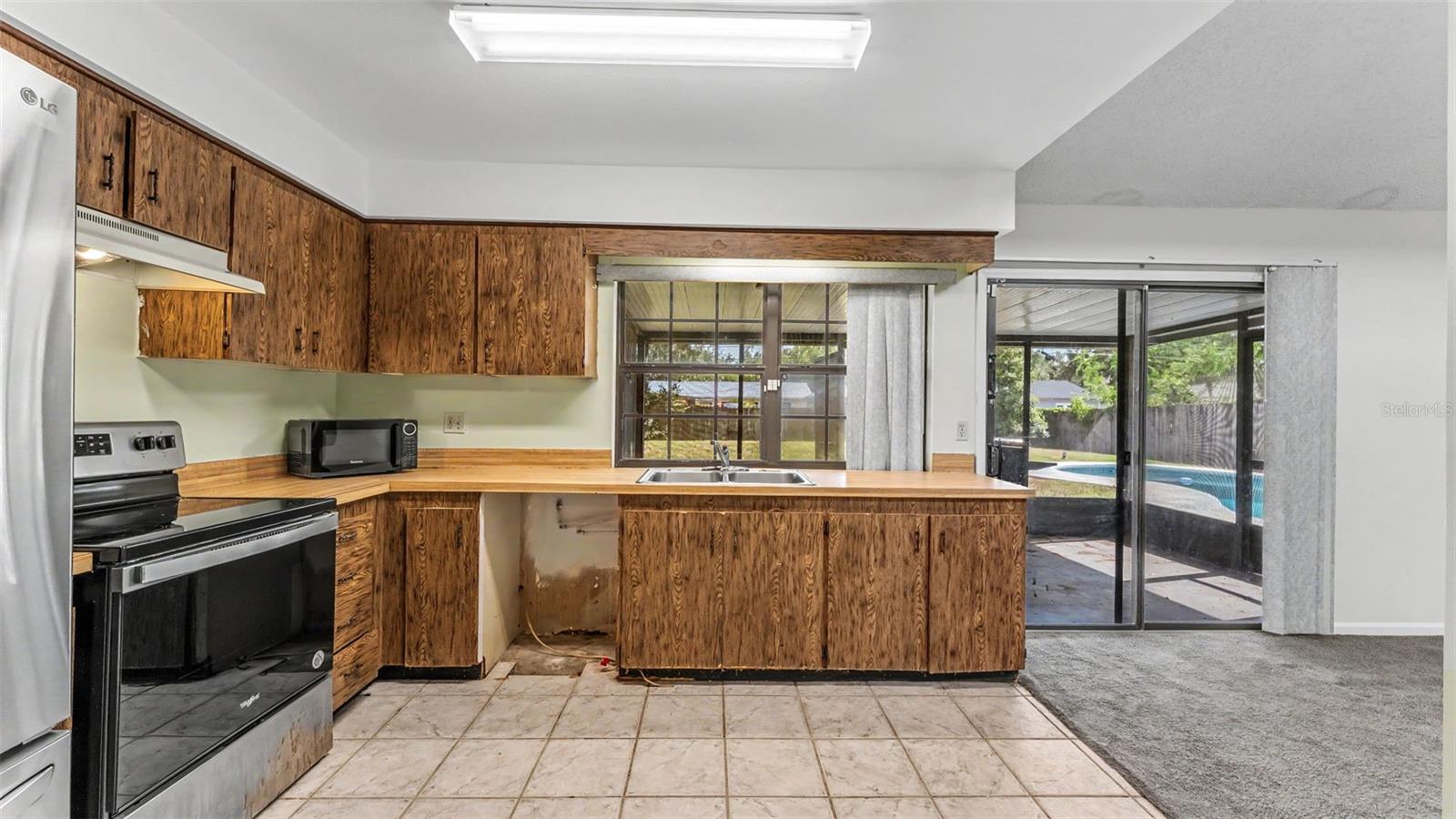 2236 Country Loop N Property Photo 16