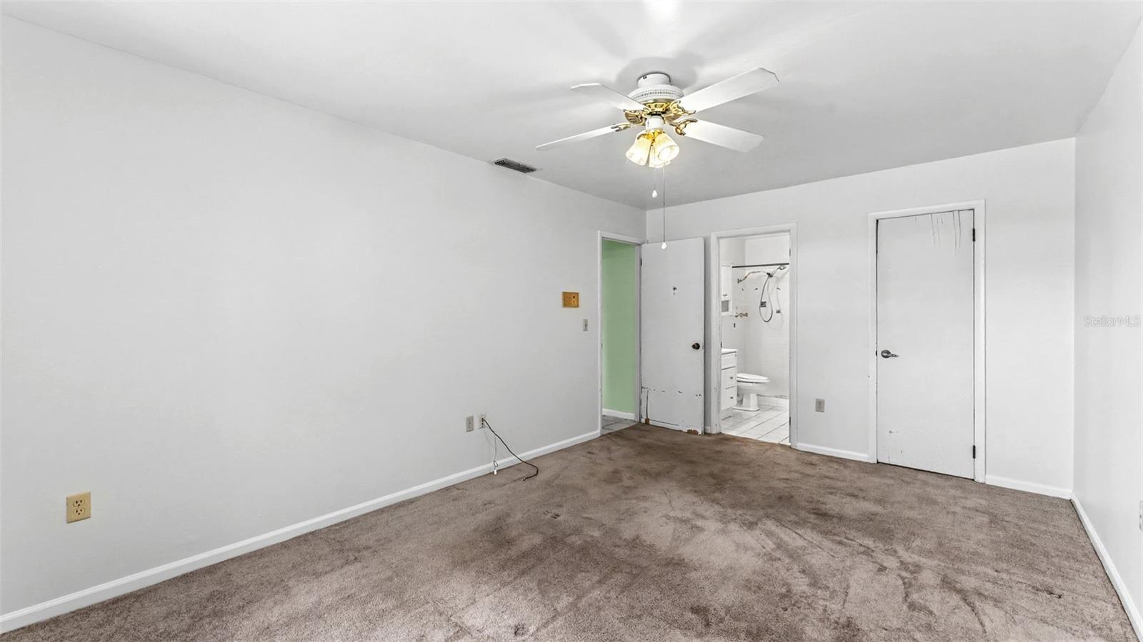 2236 Country Loop N Property Photo 19