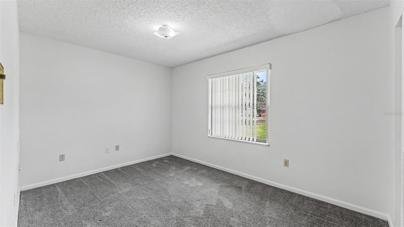 2236 Country Loop N Property Photo 21