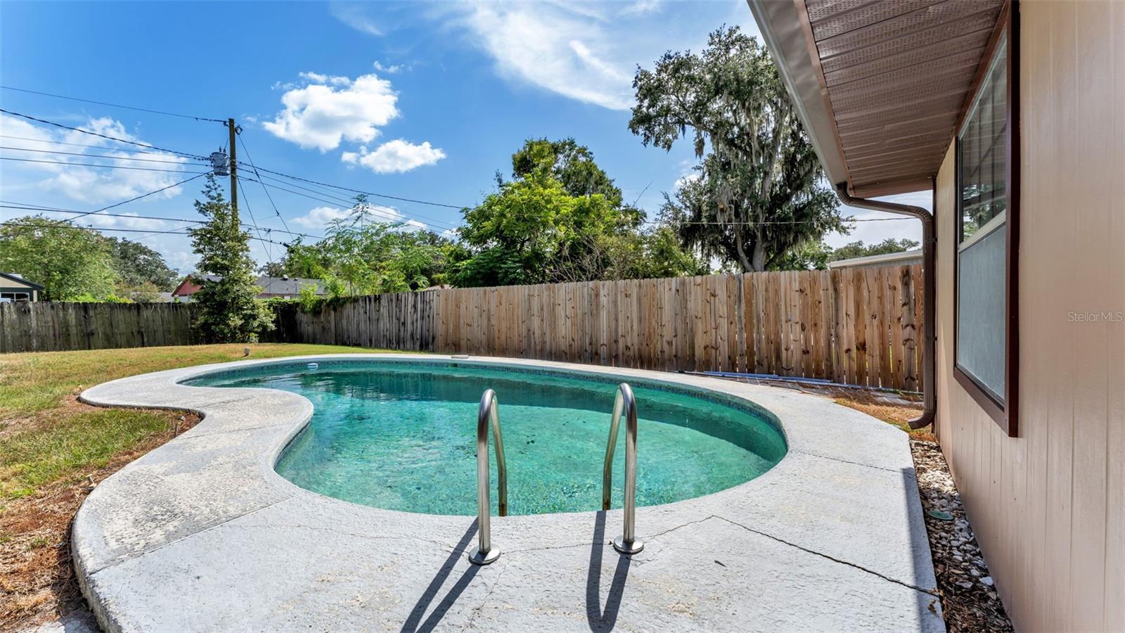2236 Country Loop N Property Photo 30