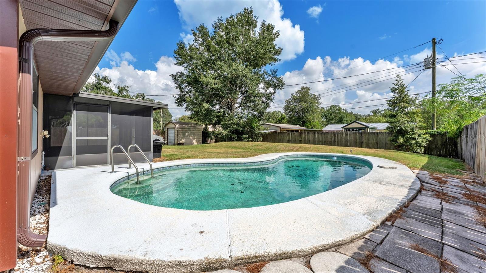 2236 Country Loop N Property Photo 31
