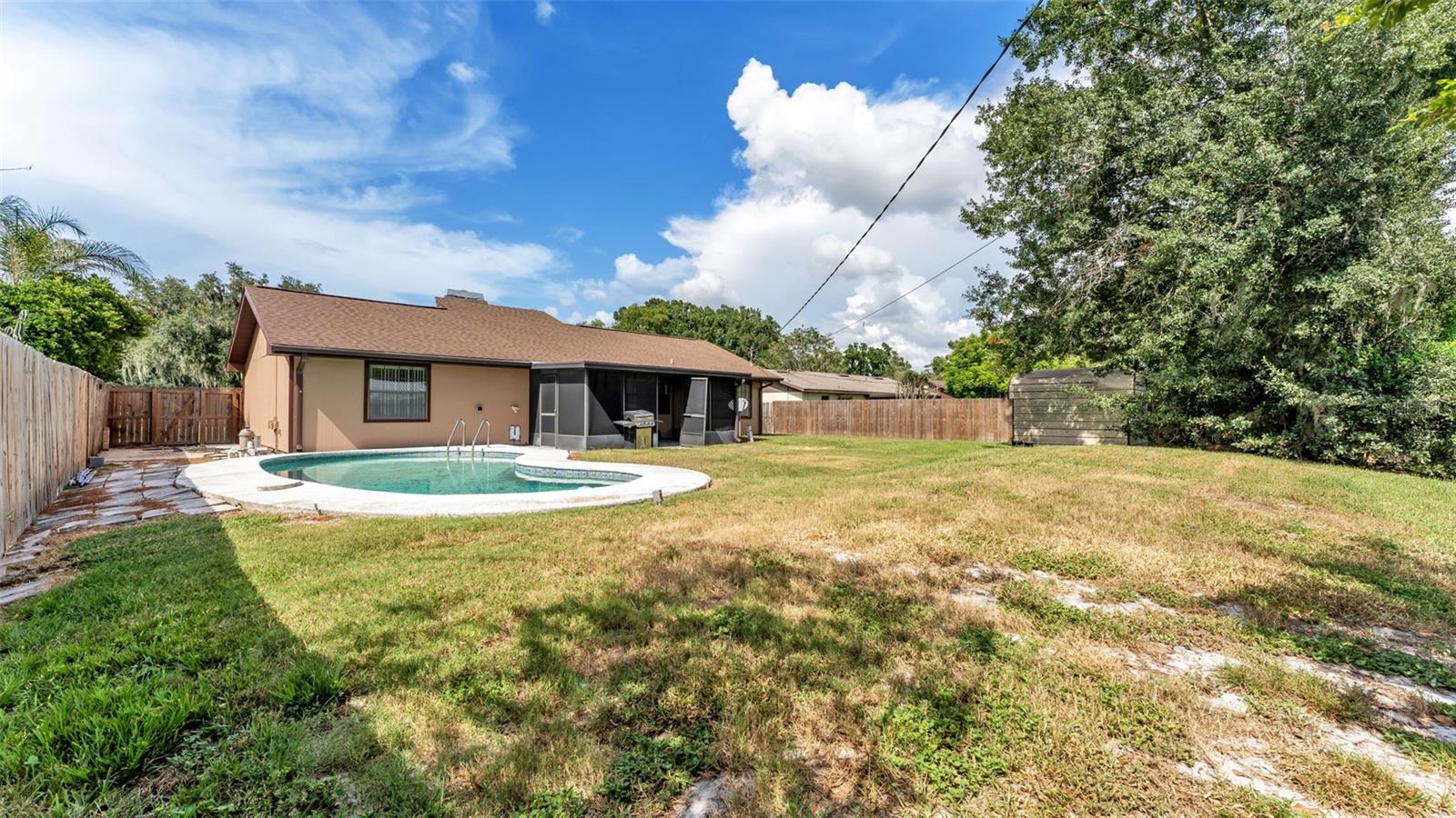2236 Country Loop N Property Photo 35