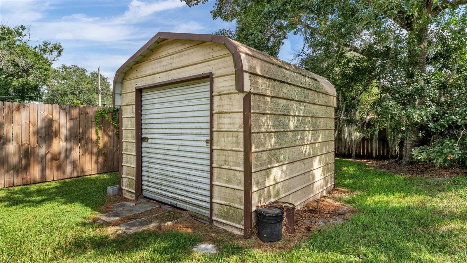 2236 Country Loop N Property Photo 36