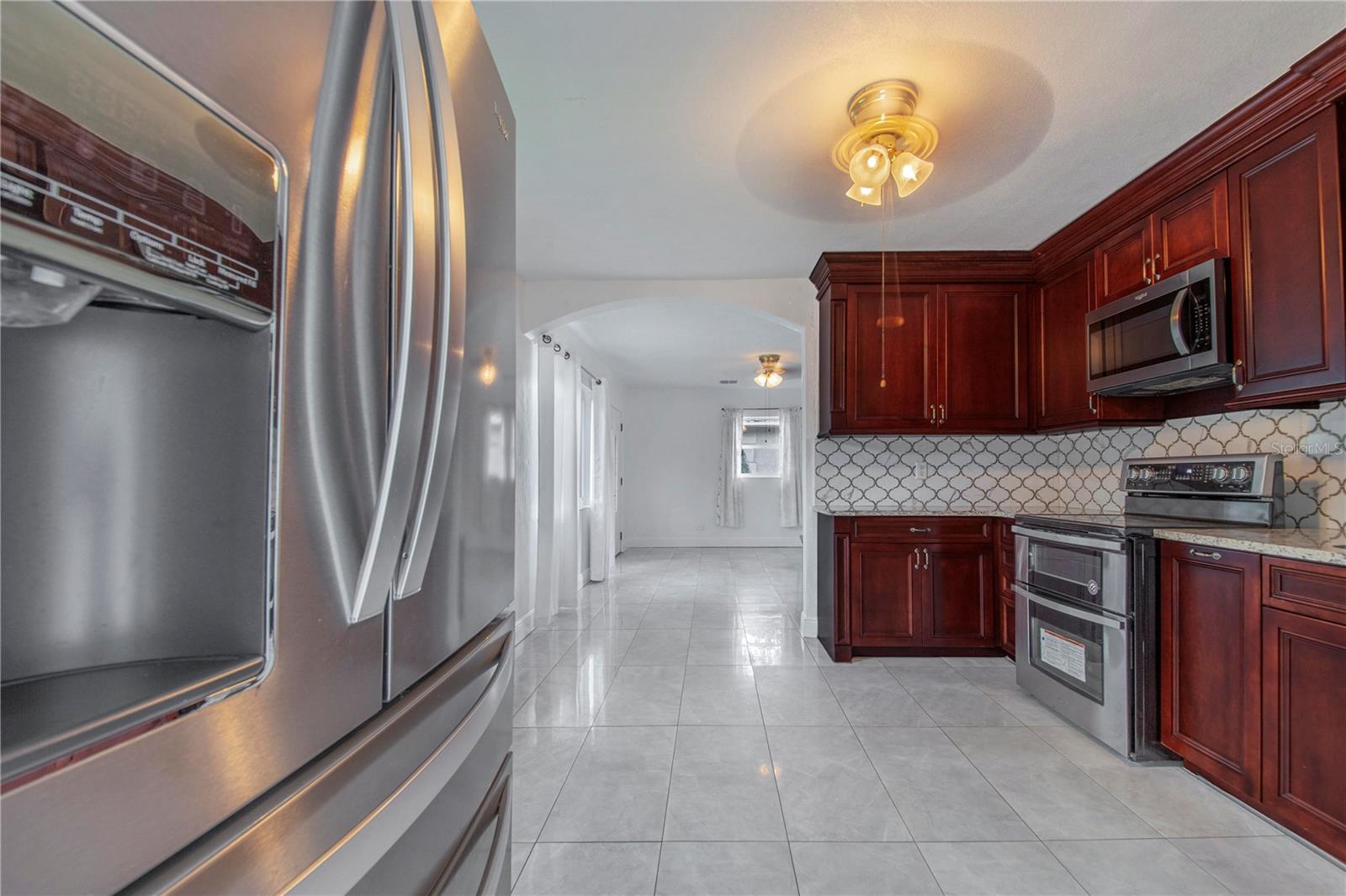 6 E Magnolia St Property Photo 5