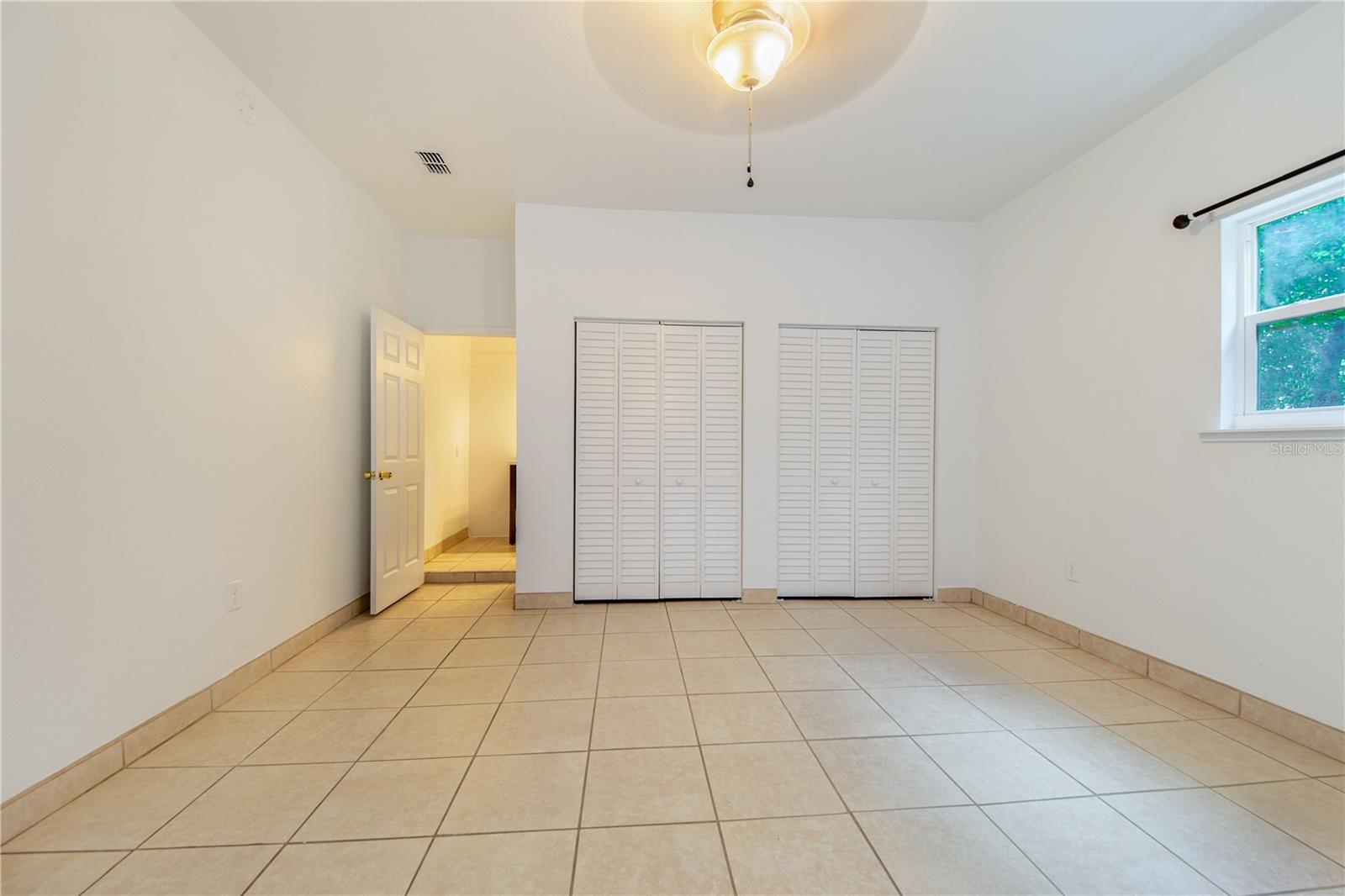 6 E Magnolia St Property Photo 10