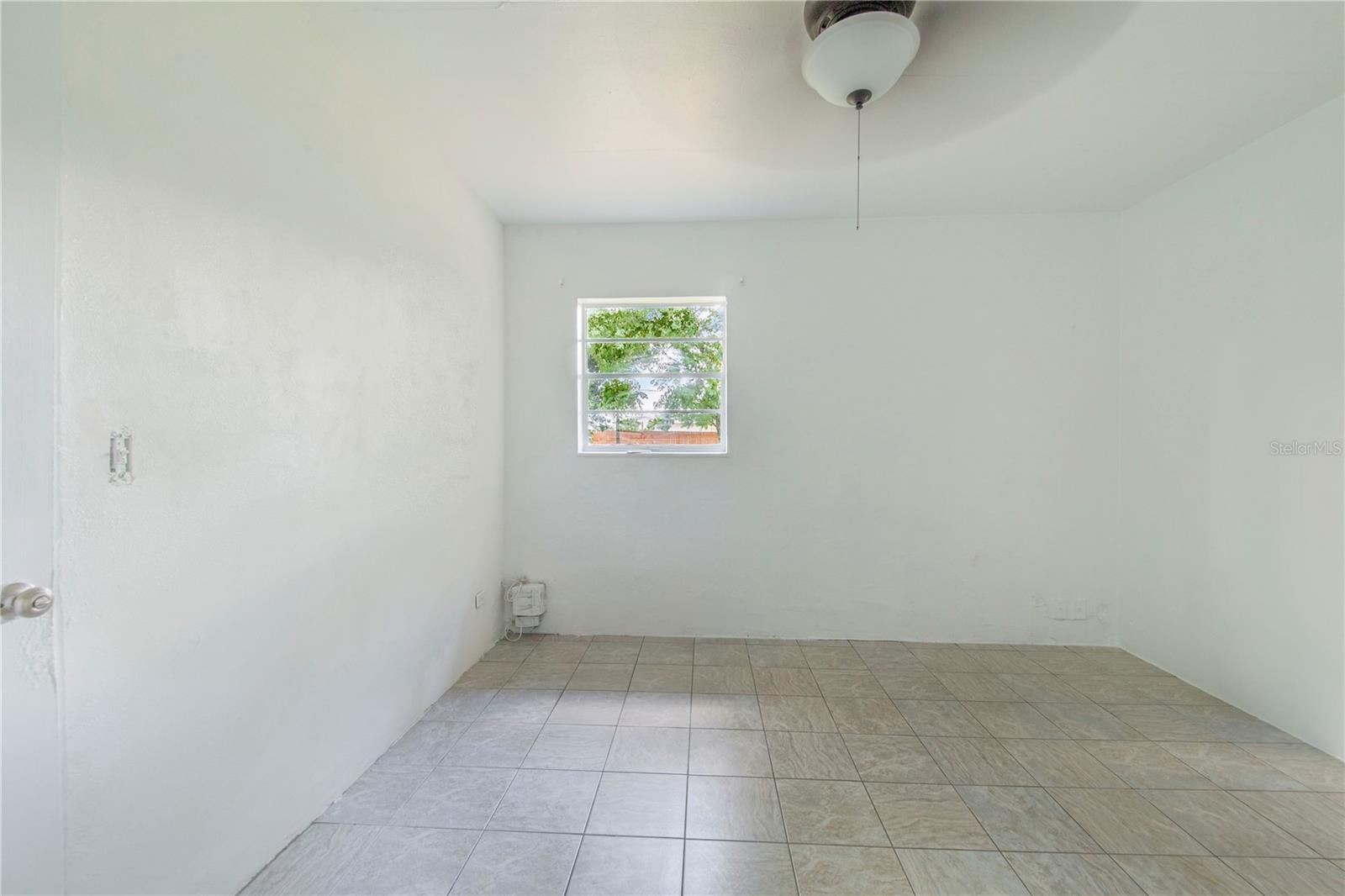 6 E Magnolia St Property Photo 15