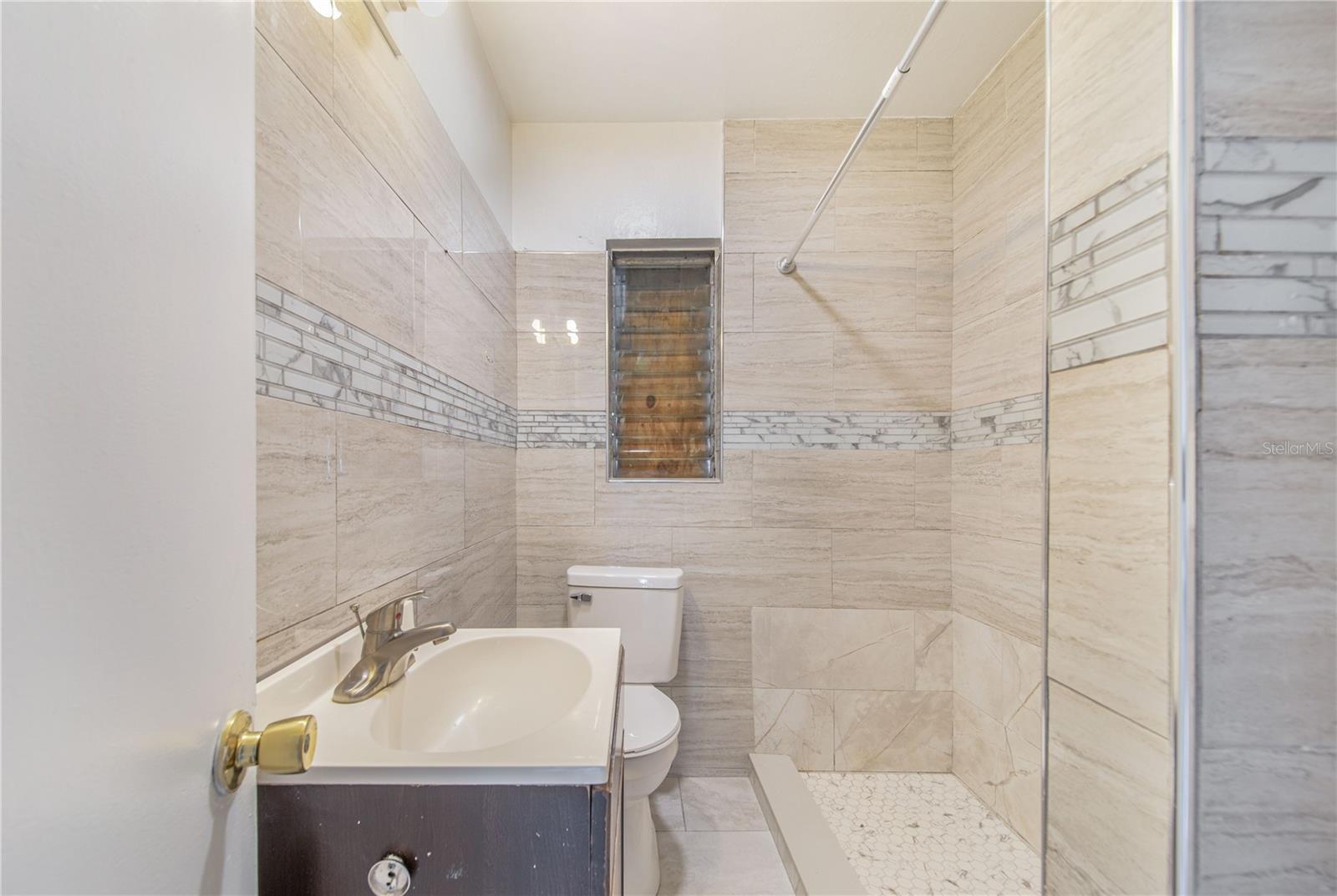 6 E Magnolia St Property Photo 16