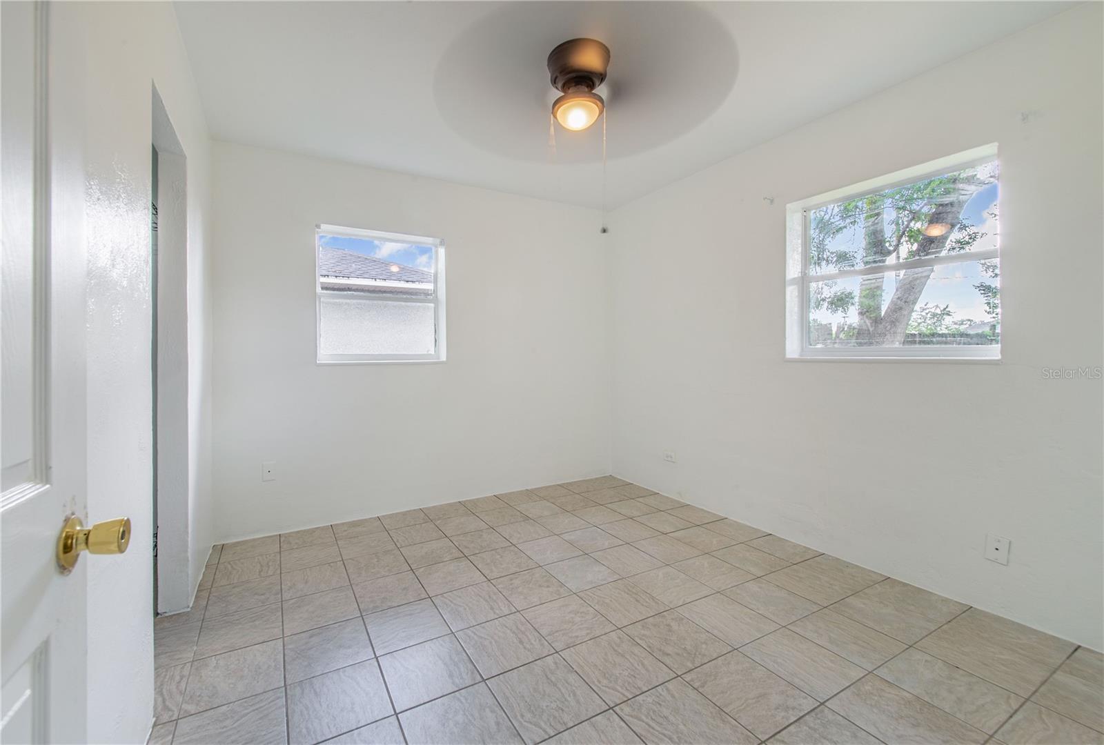 6 E Magnolia St Property Photo 17