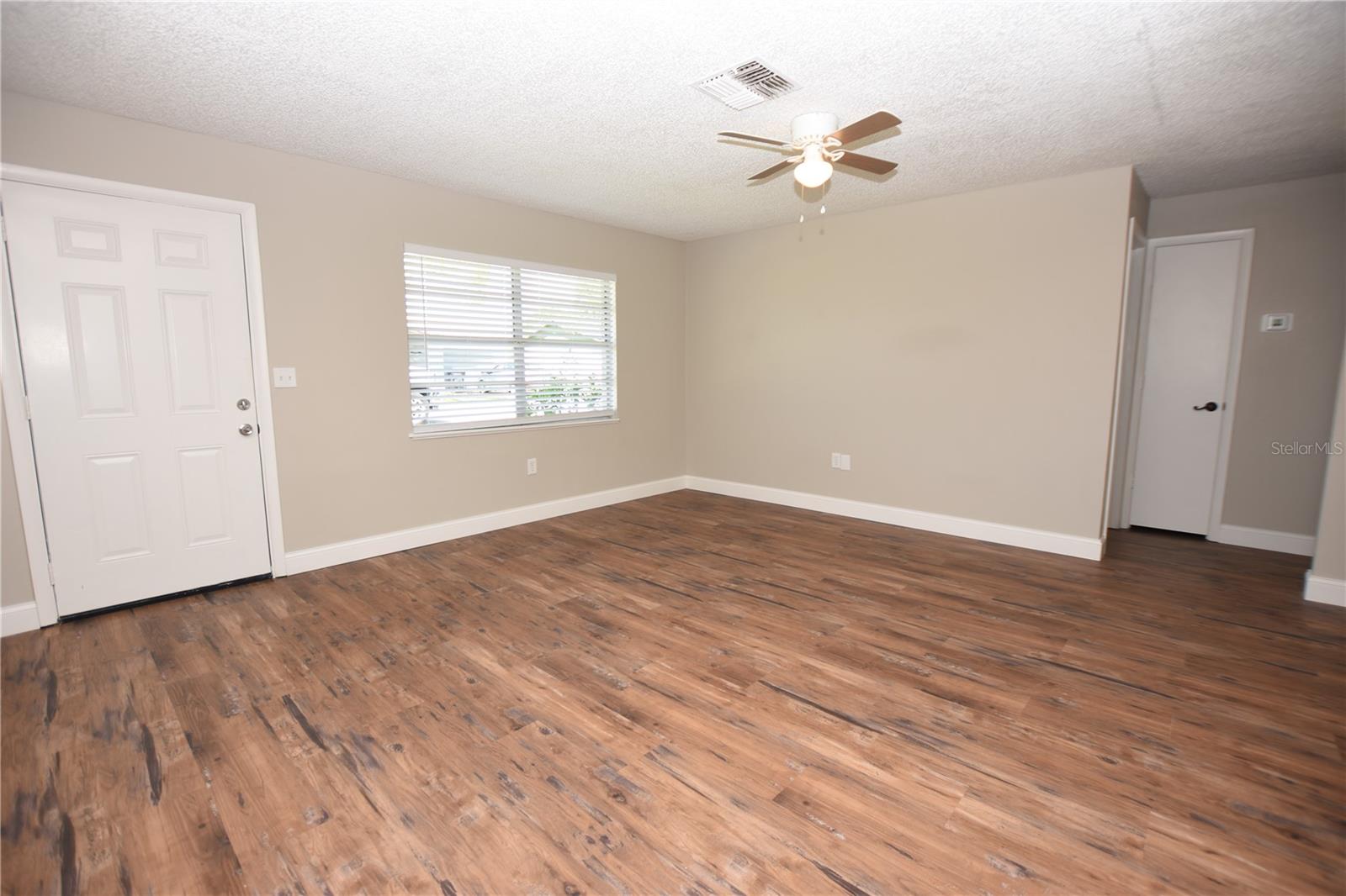 1224 Waterview Blvd E Property Photo 8