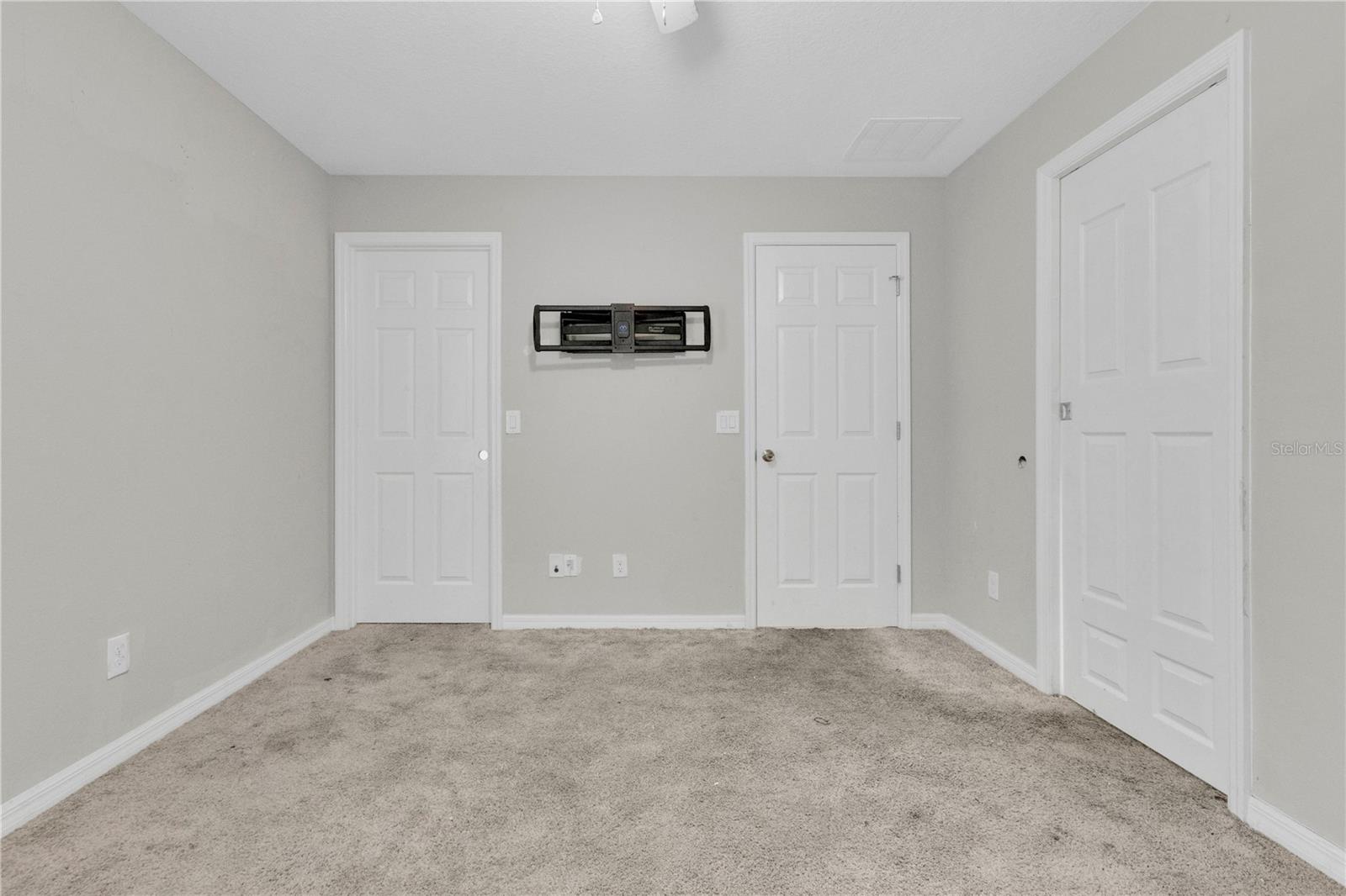 1185 Fairview Ave Property Photo 8