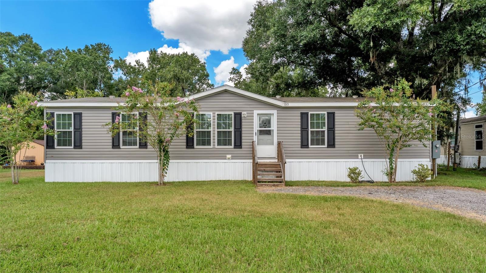 1315 Windsong Dr Property Photo