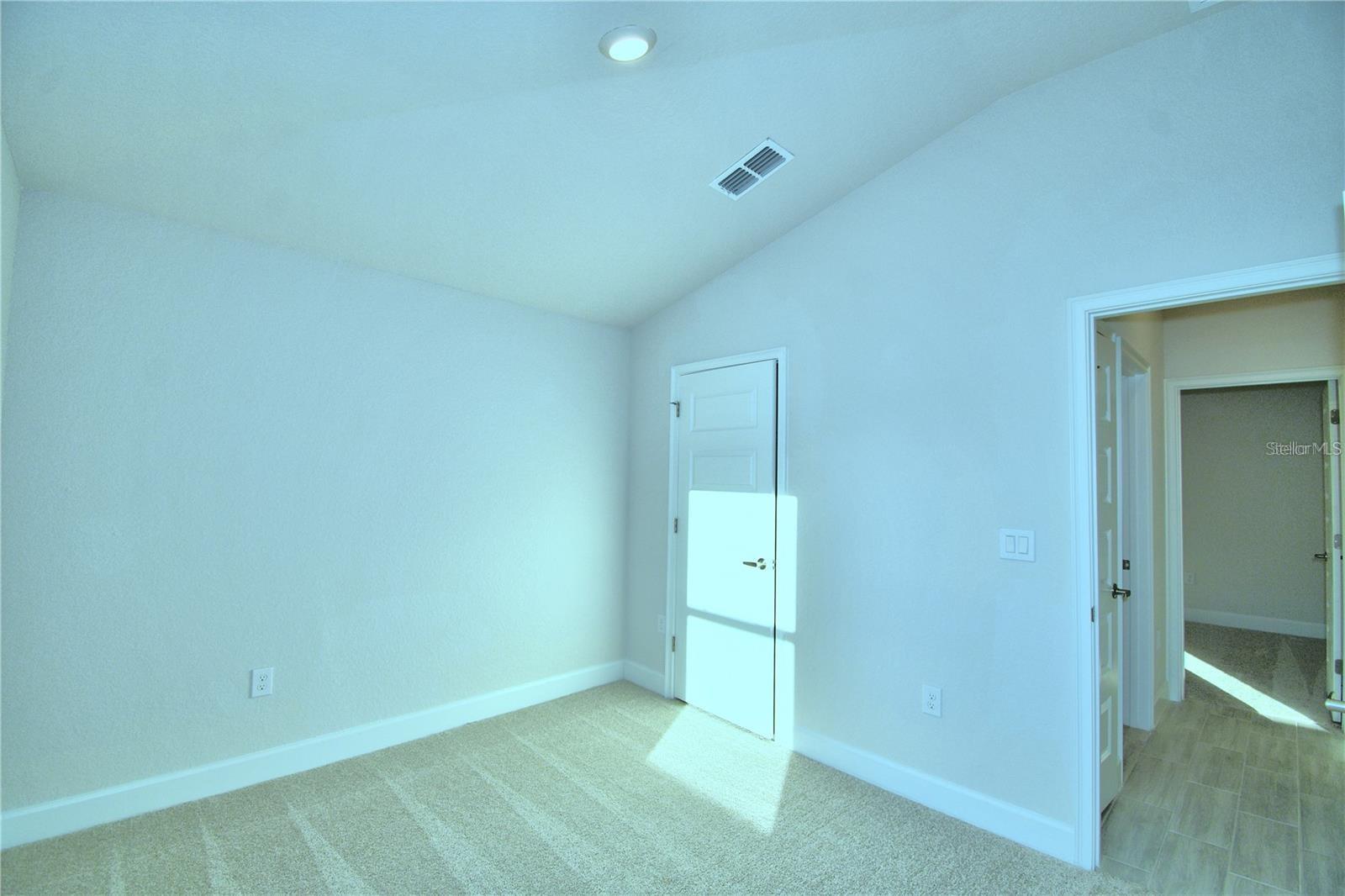 3639 Lindbergh St Property Photo 9