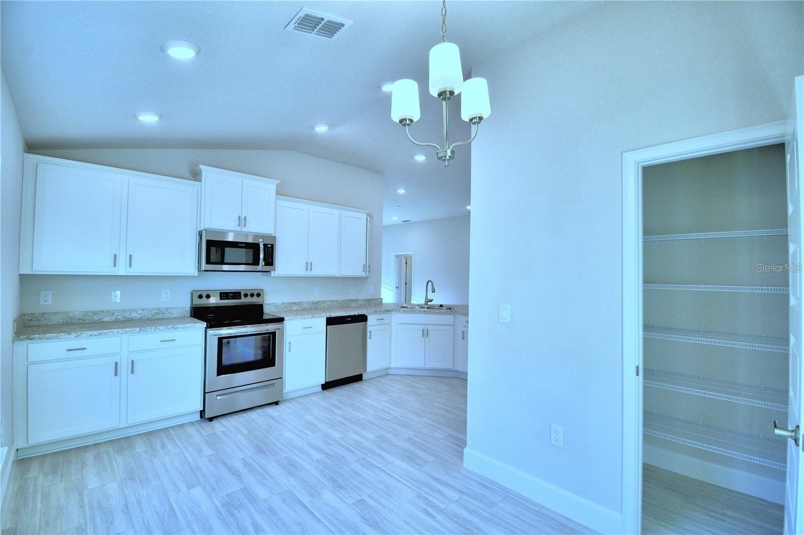 3639 Lindbergh St Property Photo 24