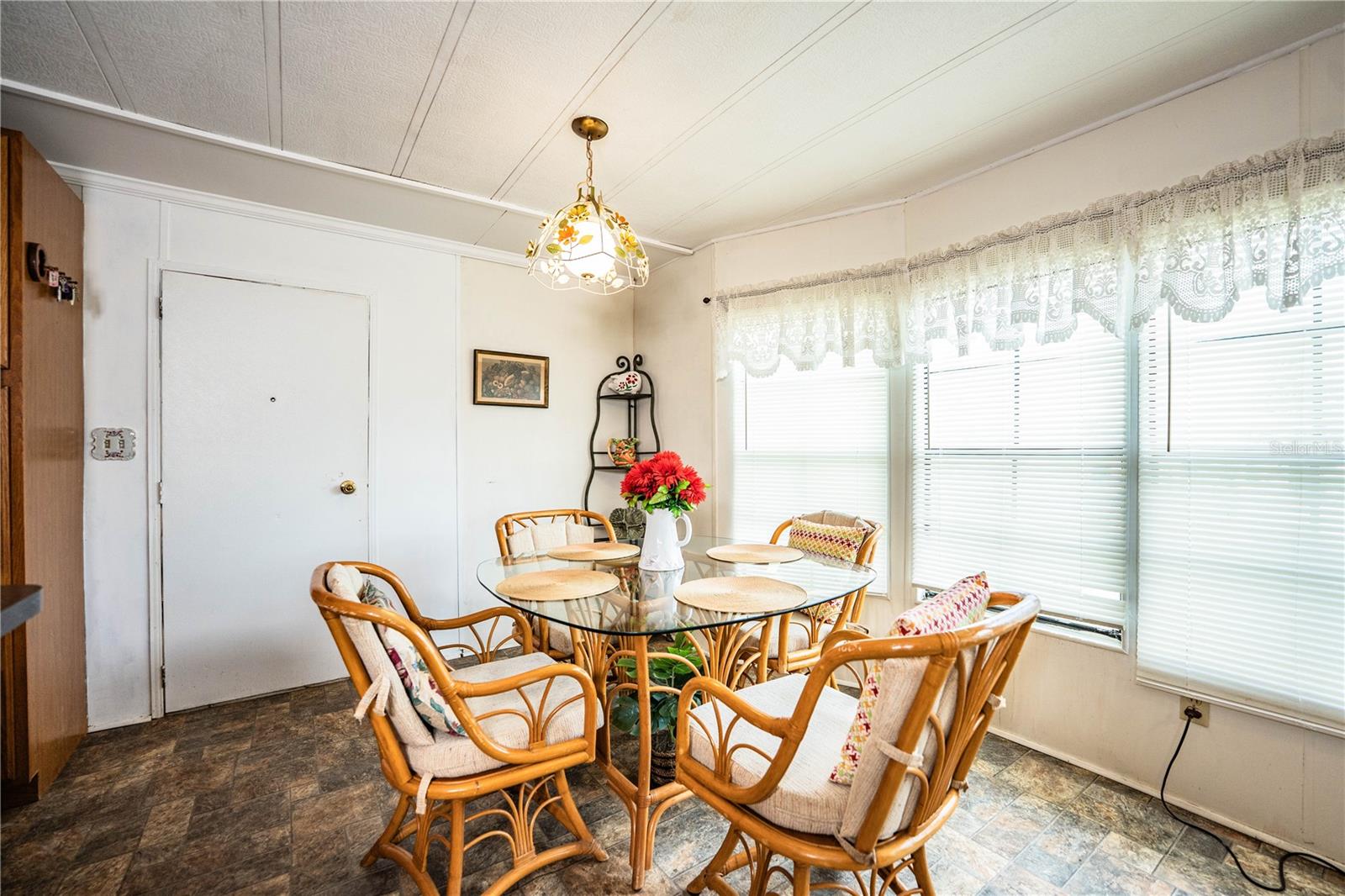 3011 Sun Way Property Photo 8