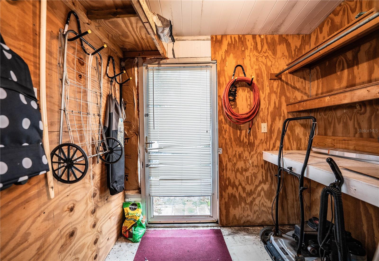 3011 Sun Way Property Photo 24