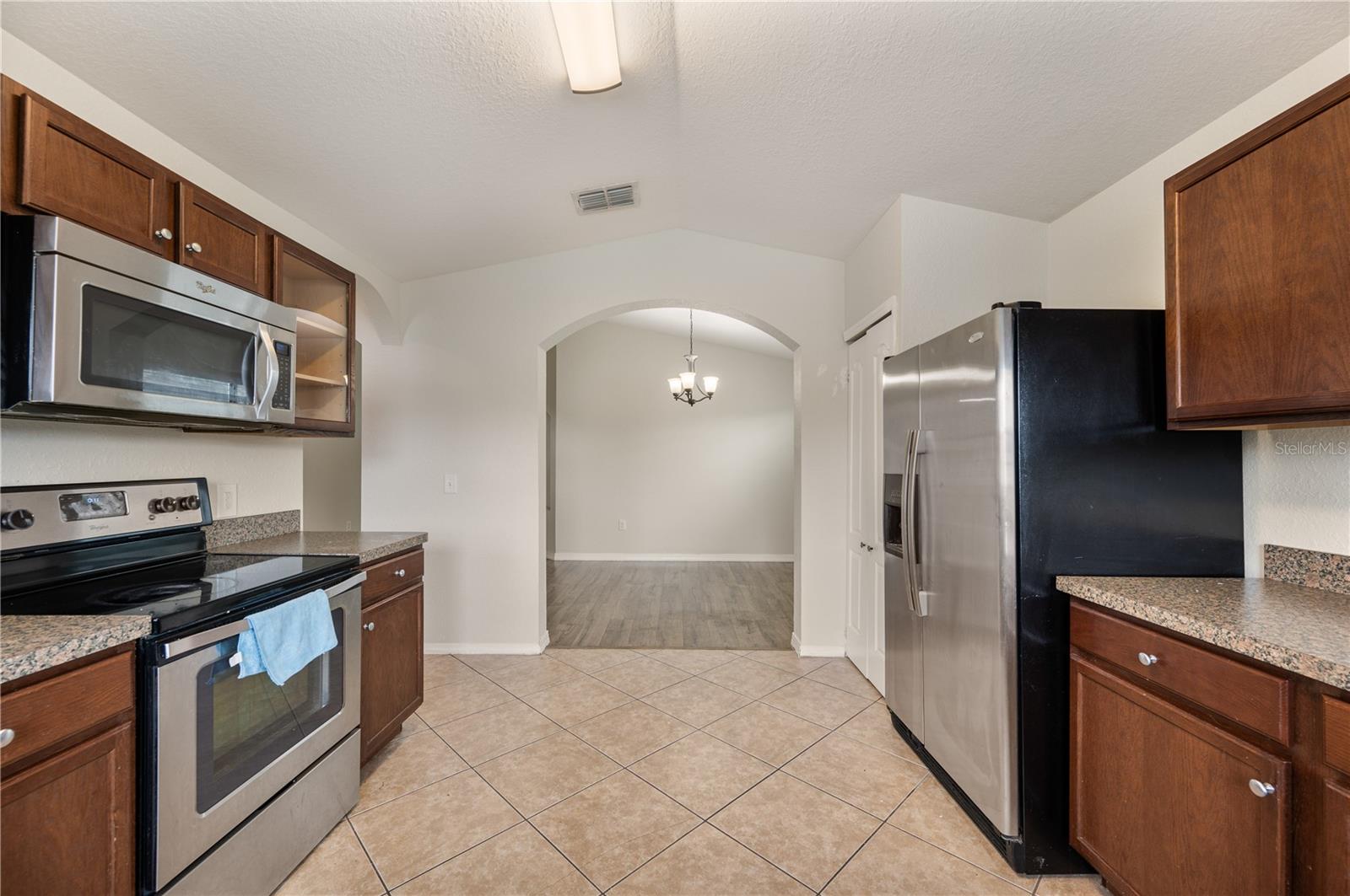 7019 Heatherbrook Dr Property Photo 7