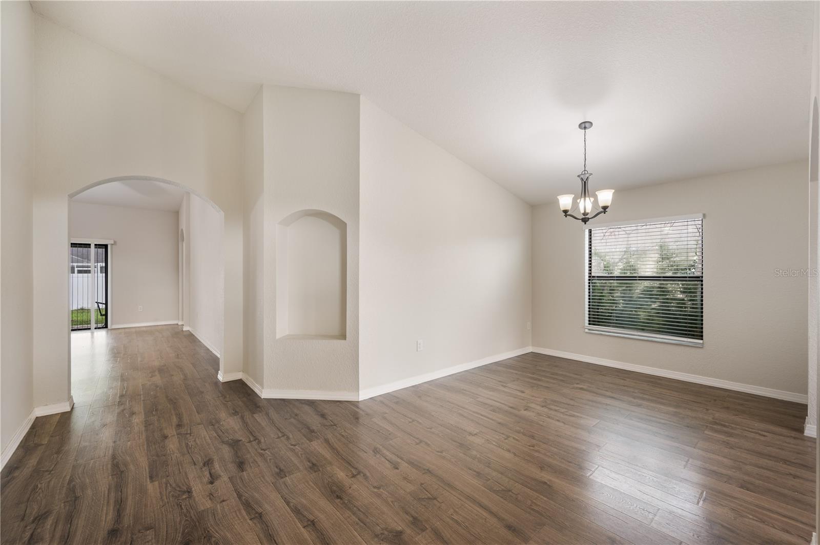 7019 Heatherbrook Dr Property Photo 9