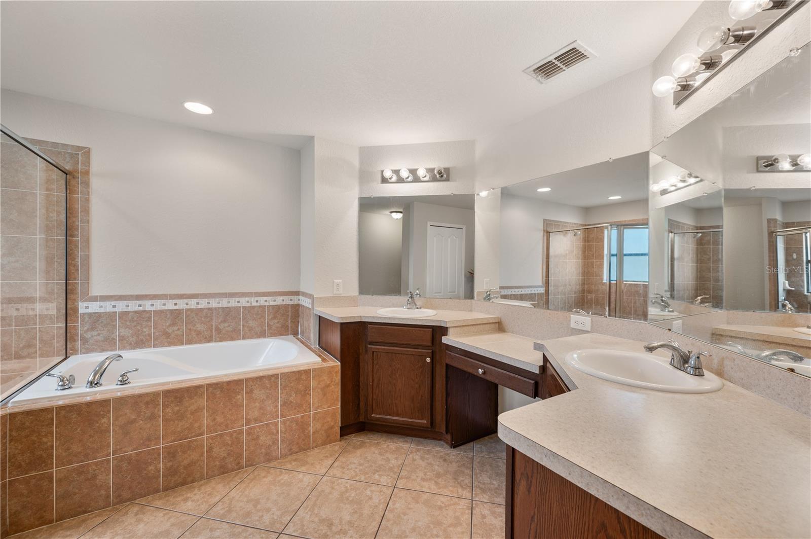 7019 Heatherbrook Dr Property Photo 21