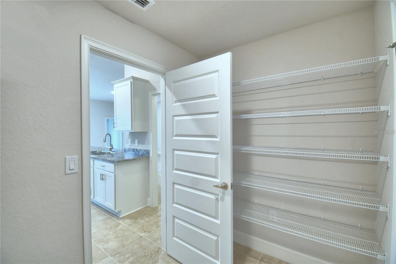3636 Lindbergh St Property Photo 9