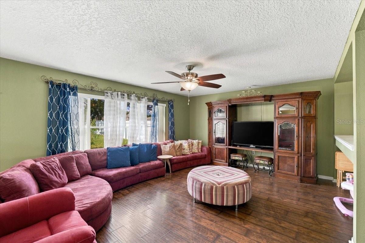7517 Hunters Greene Cir Property Photo 5