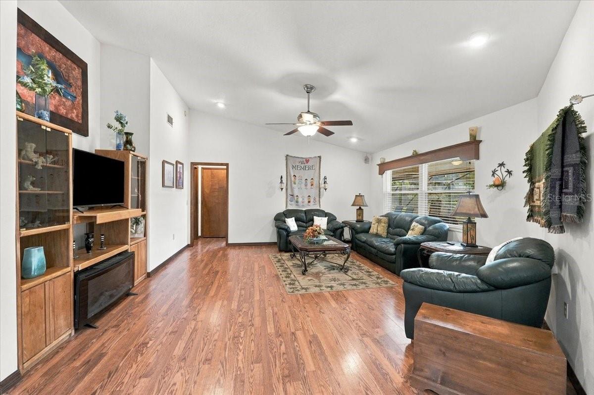1731 Brangus Dr Property Photo 35