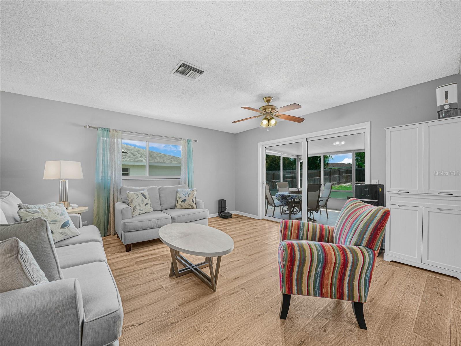 437 Broward Ter Property Photo 6