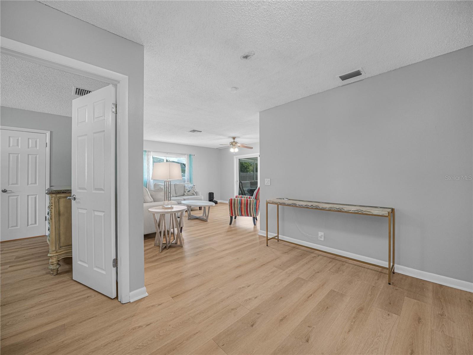 437 Broward Ter Property Photo 7