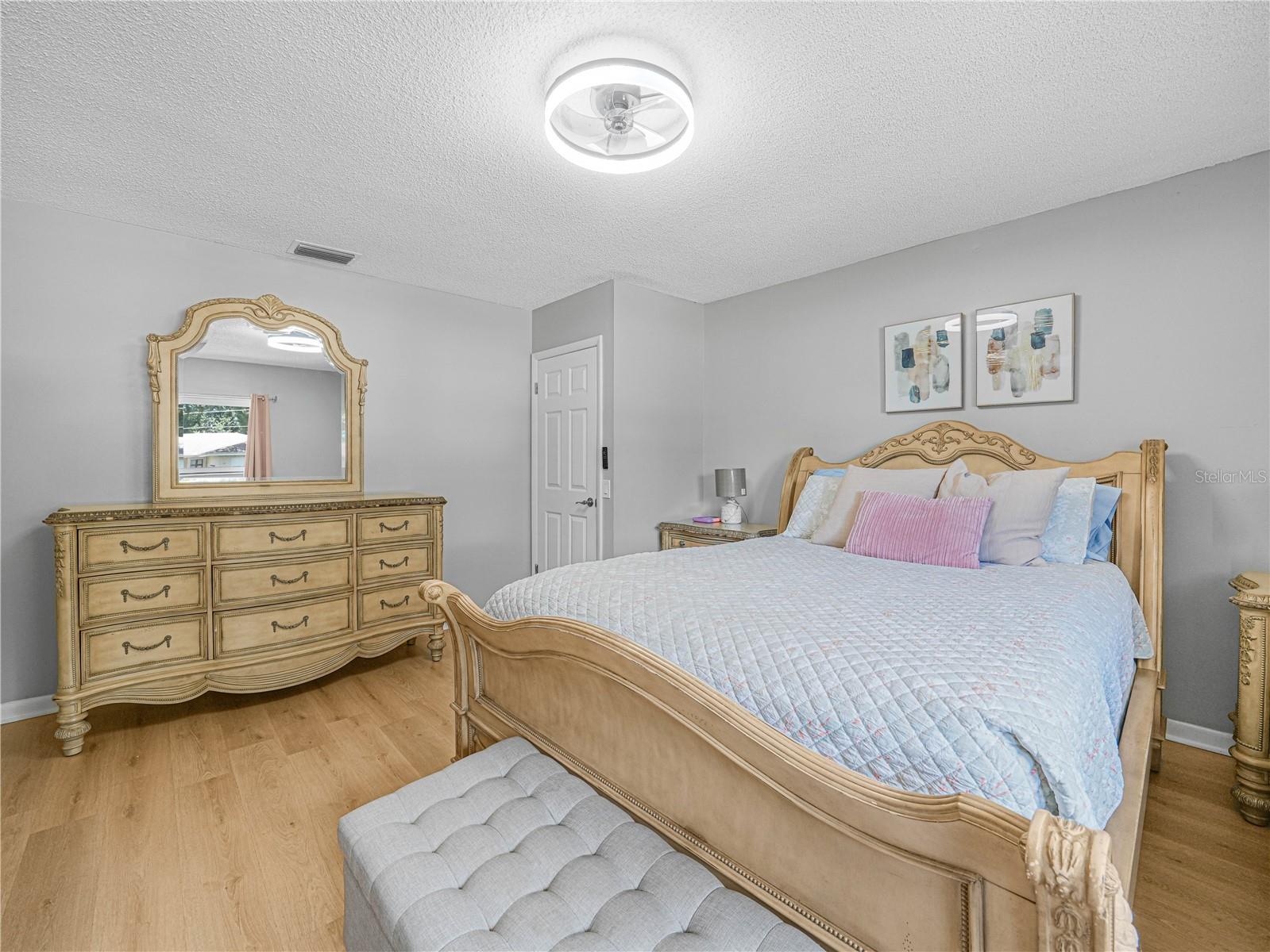 437 Broward Ter Property Photo 16