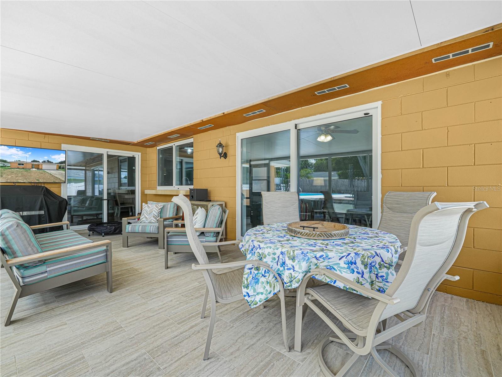 437 Broward Ter Property Photo 24