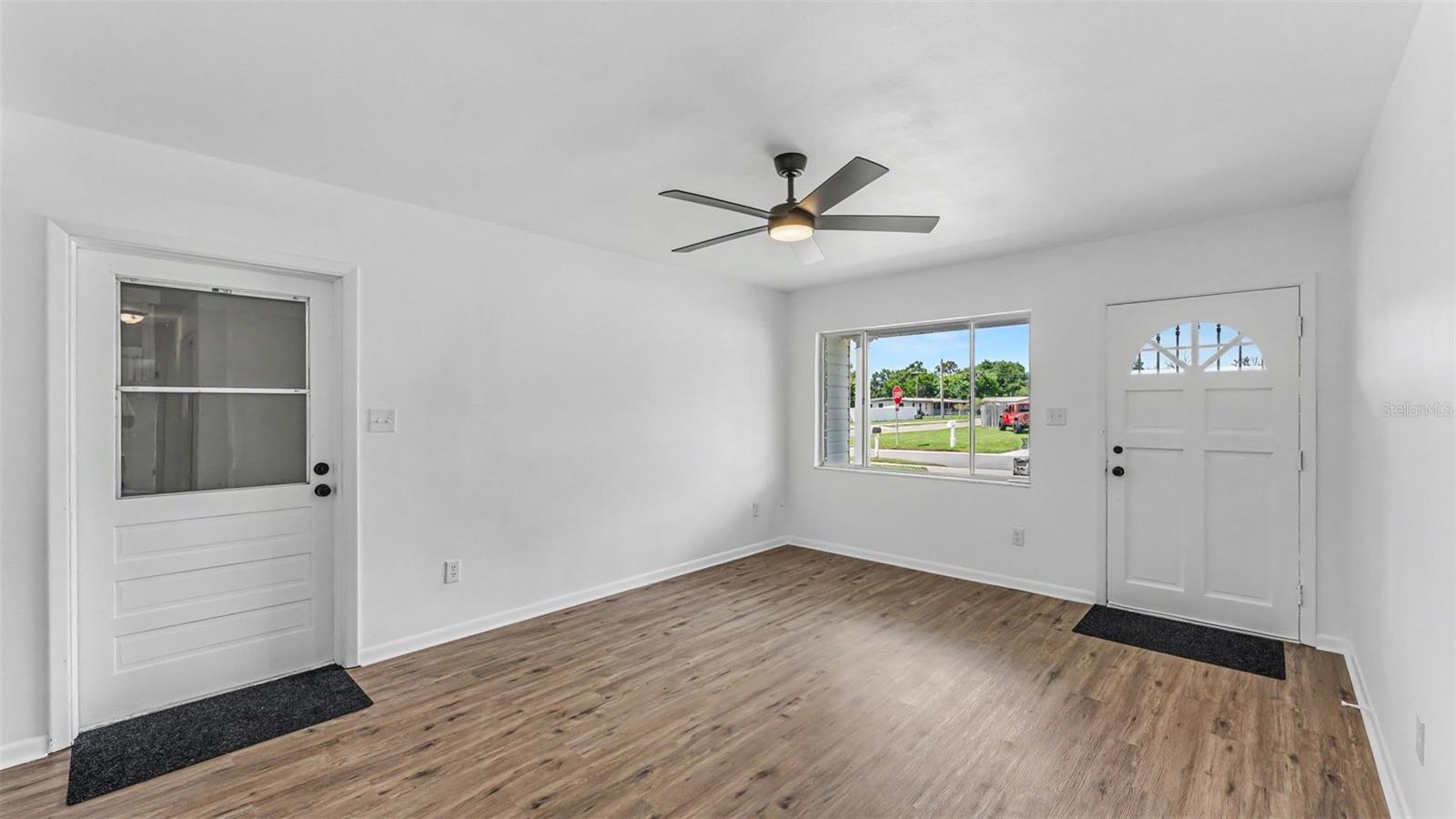 265 E Thelma St Property Photo 11