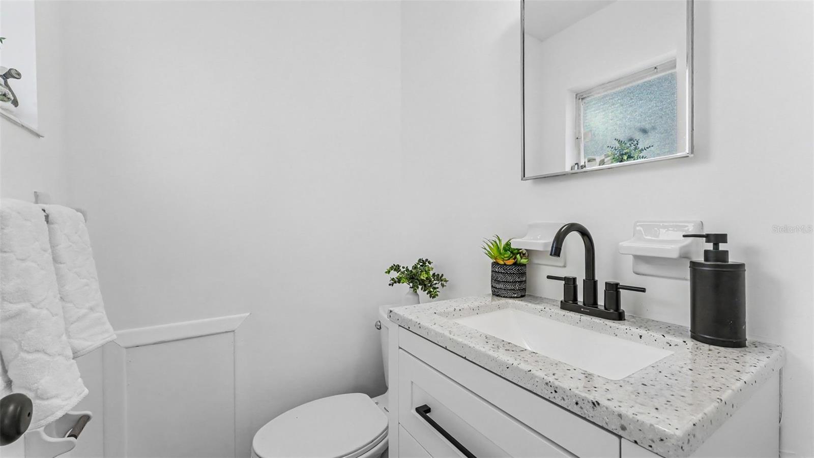 265 E Thelma St Property Photo 24