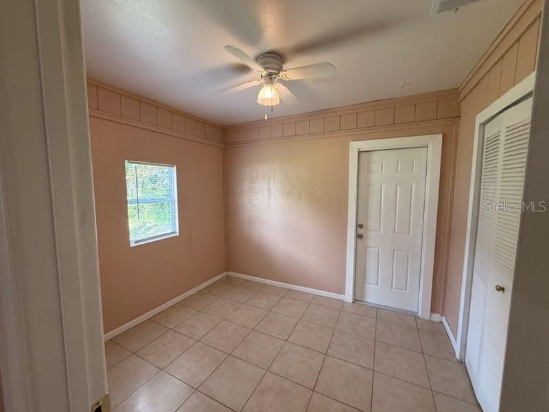 1027 Harden Ct Property Photo 2