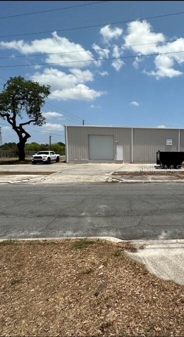 1604 Olive St Property Photo 4