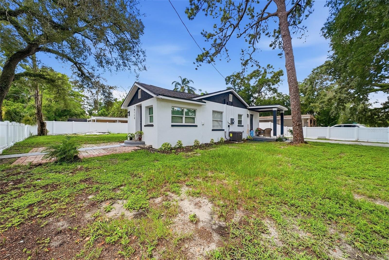 10124 N HYACINTH AVE Property Photo 1