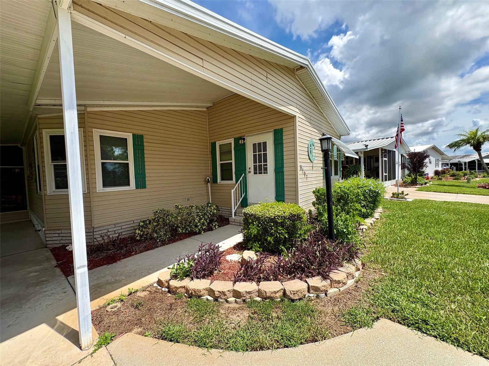 6107 Grand Oaks Dr Se Property Photo 2