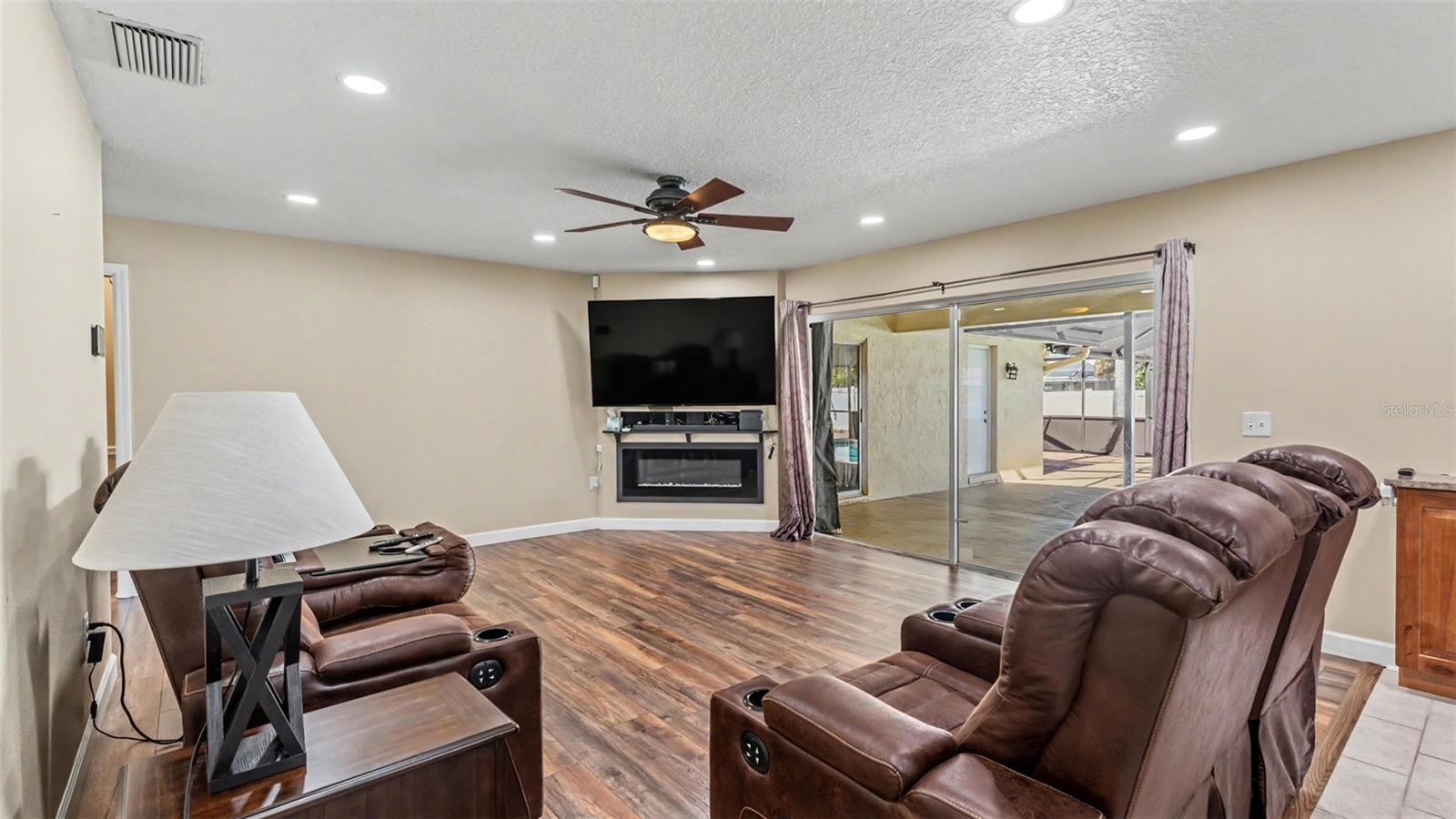 1638 Yeomans Path Property Photo 8