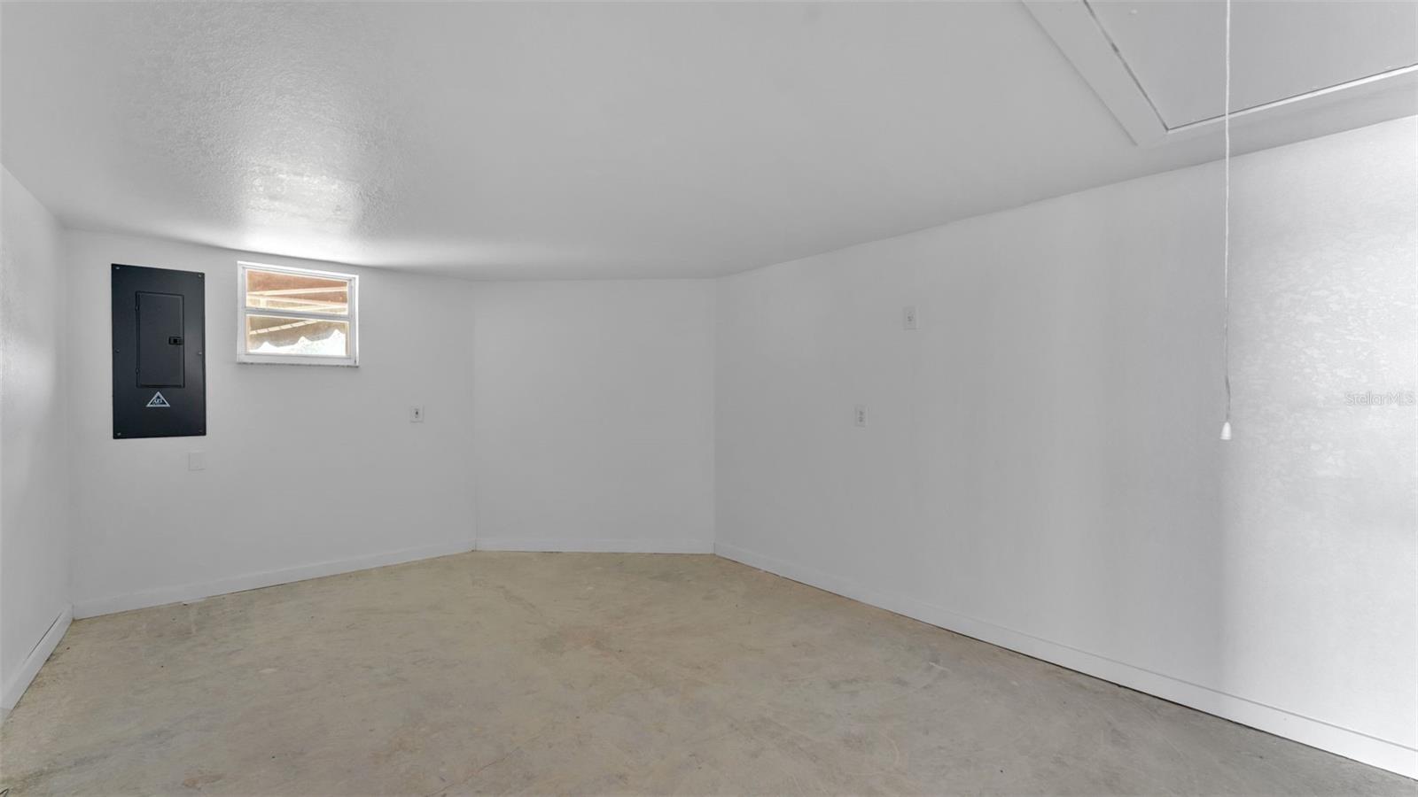 1239 Motorcoach Dr Property Photo 32