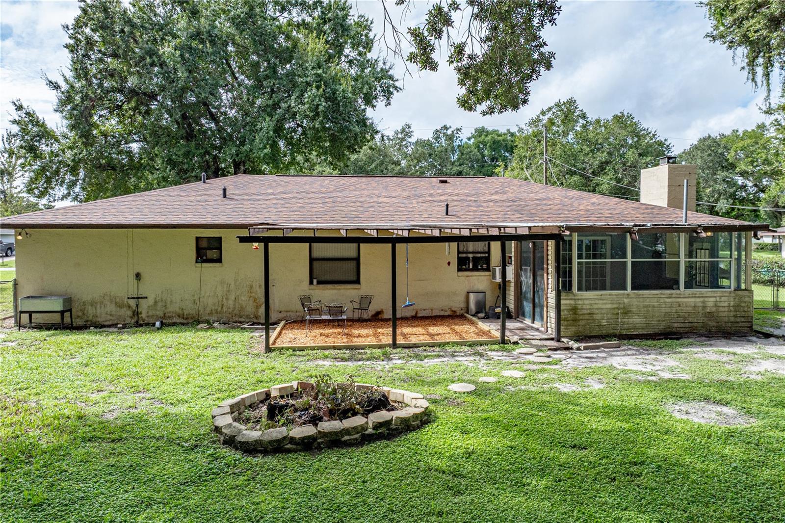 124 N Pointe Dr Property Photo 37
