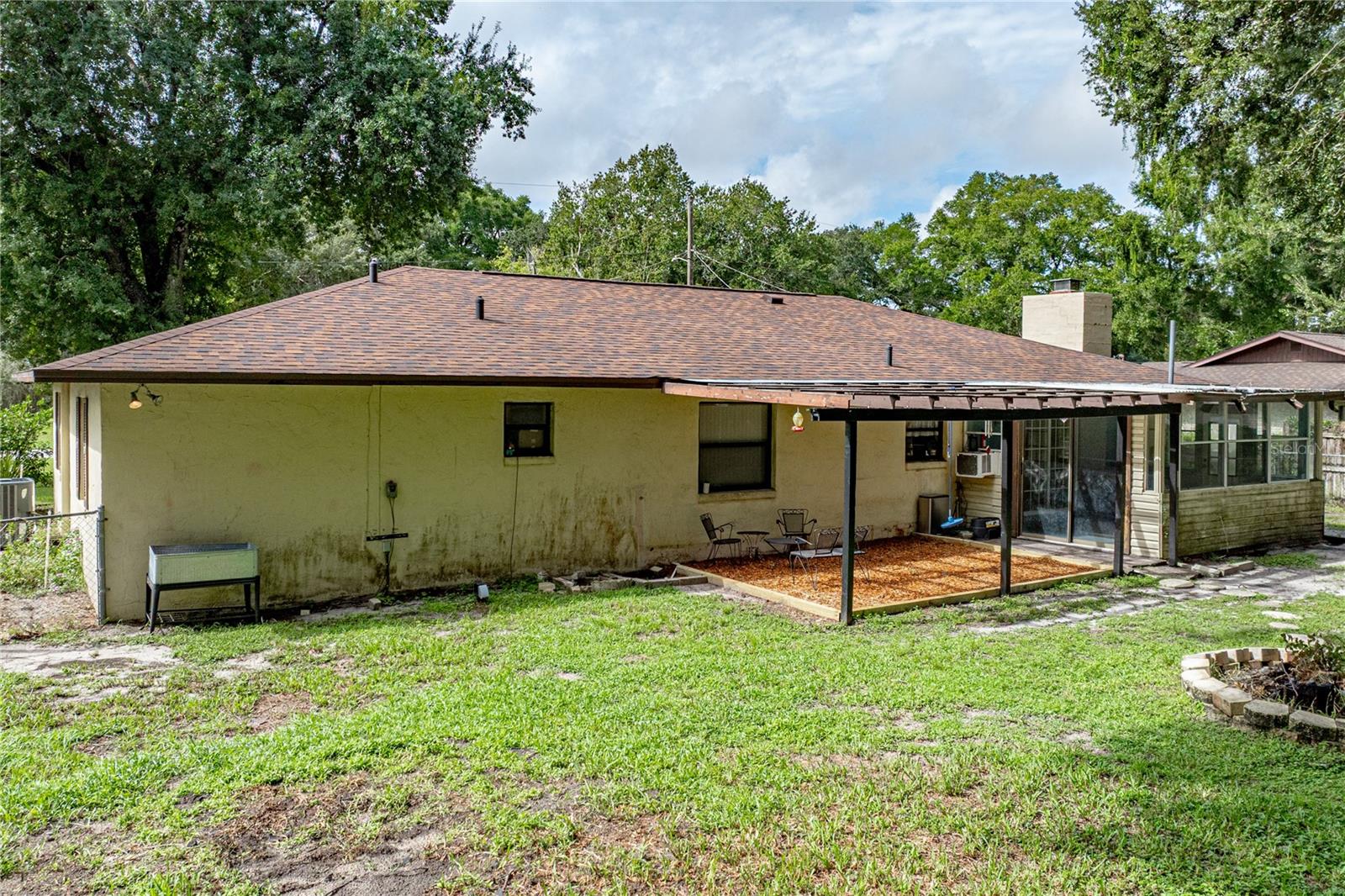 124 N Pointe Dr Property Photo 38